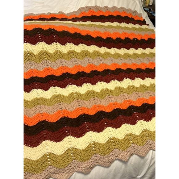 VTG 70's Gold, Orange, Brown, Red Chevron Crochet Hippie Boho Granny Afghan B - Picture 1 of 4